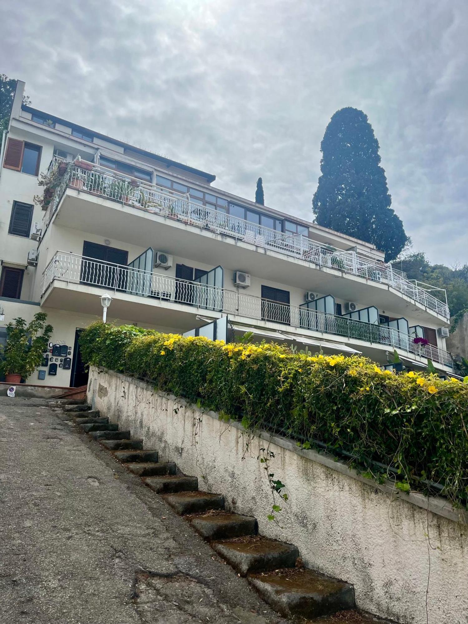 Vista Sicula Taormina Apartment Exterior photo